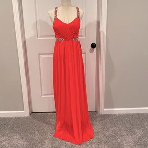 City Triangles Evening Gown / Prom Dress Size: 5